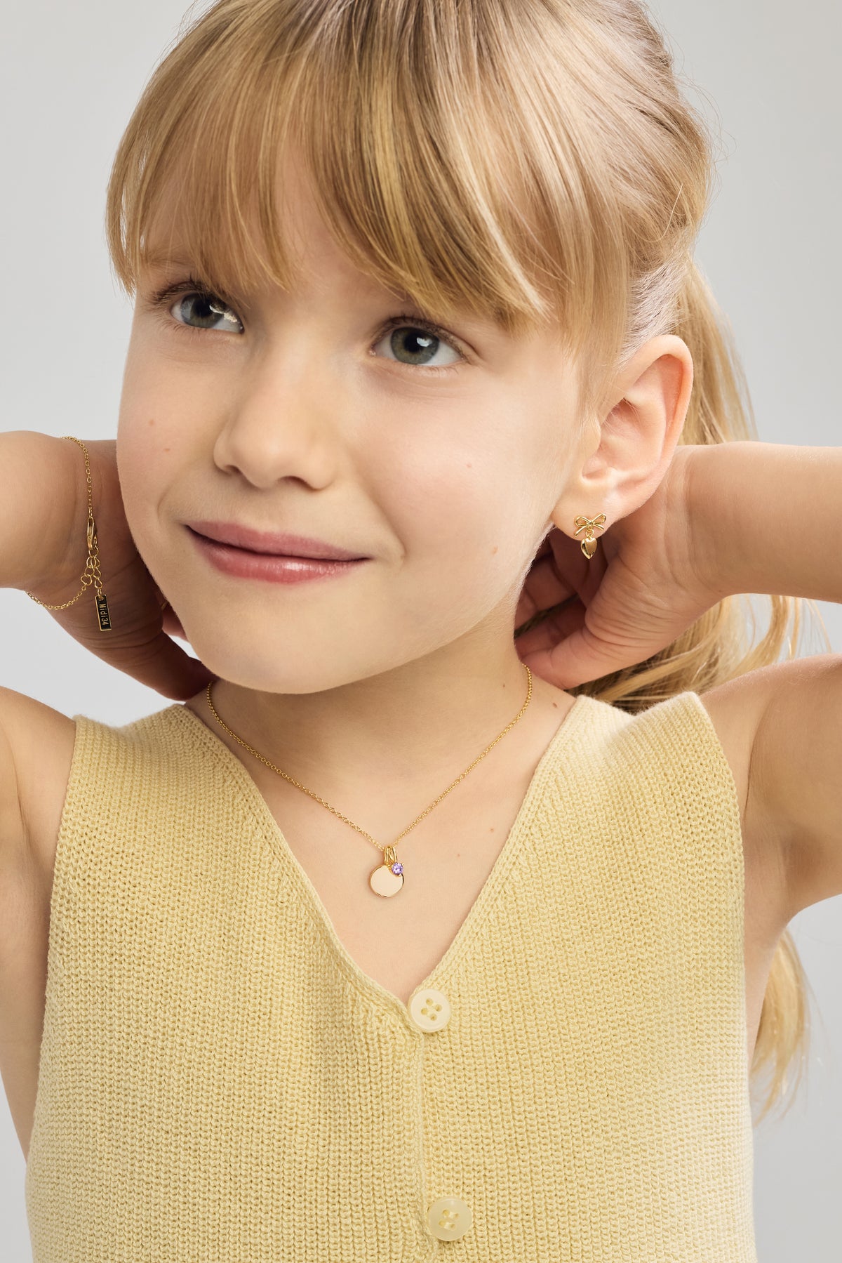 Chaîne câble 14 po or, pendentif rond or, pendentif pierre de naissance février or, boucles d'oreilles Naomie or