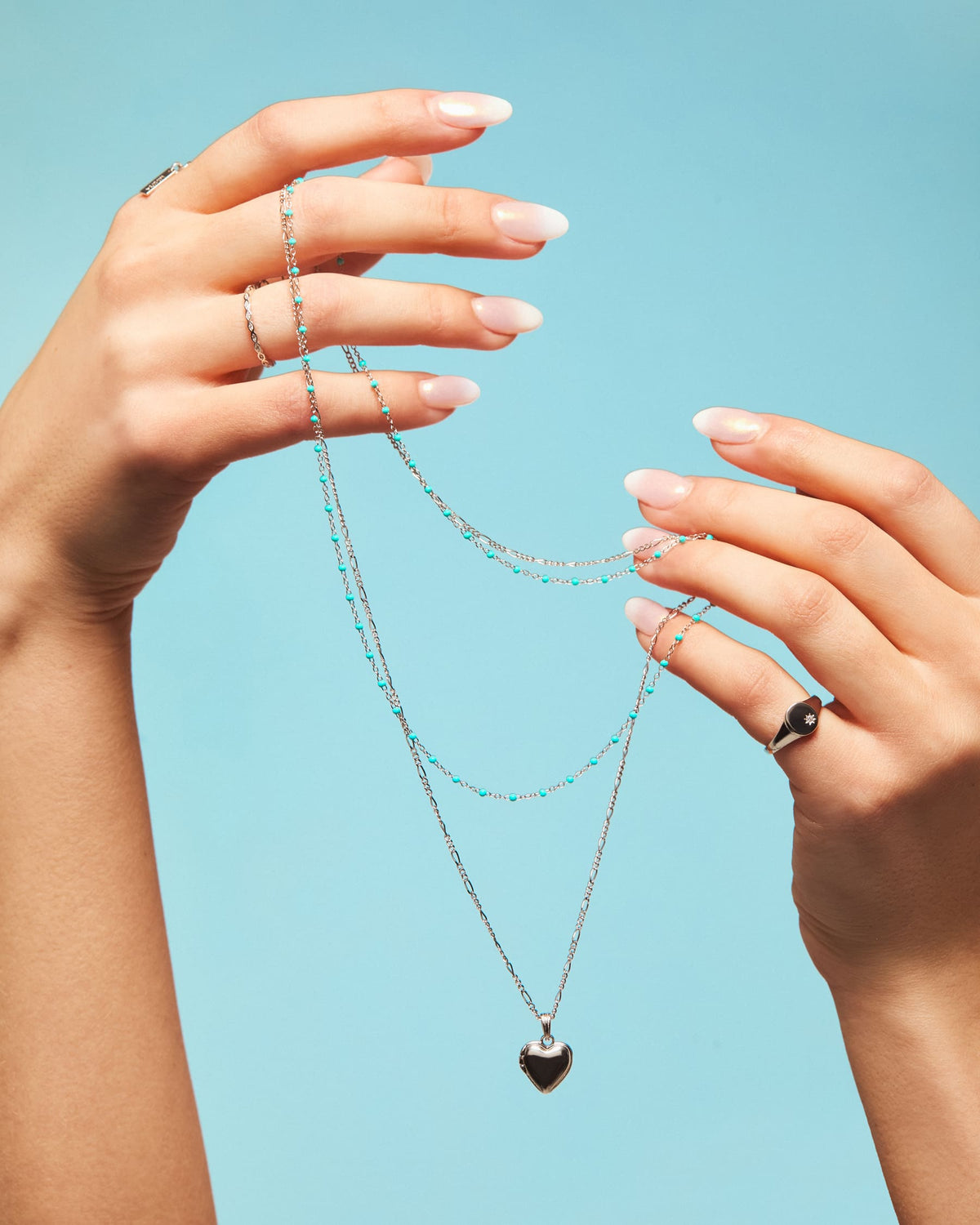 Mannequin colliers Juliette, satellite colorée turquoise argent, bague véronica, marylynn argent