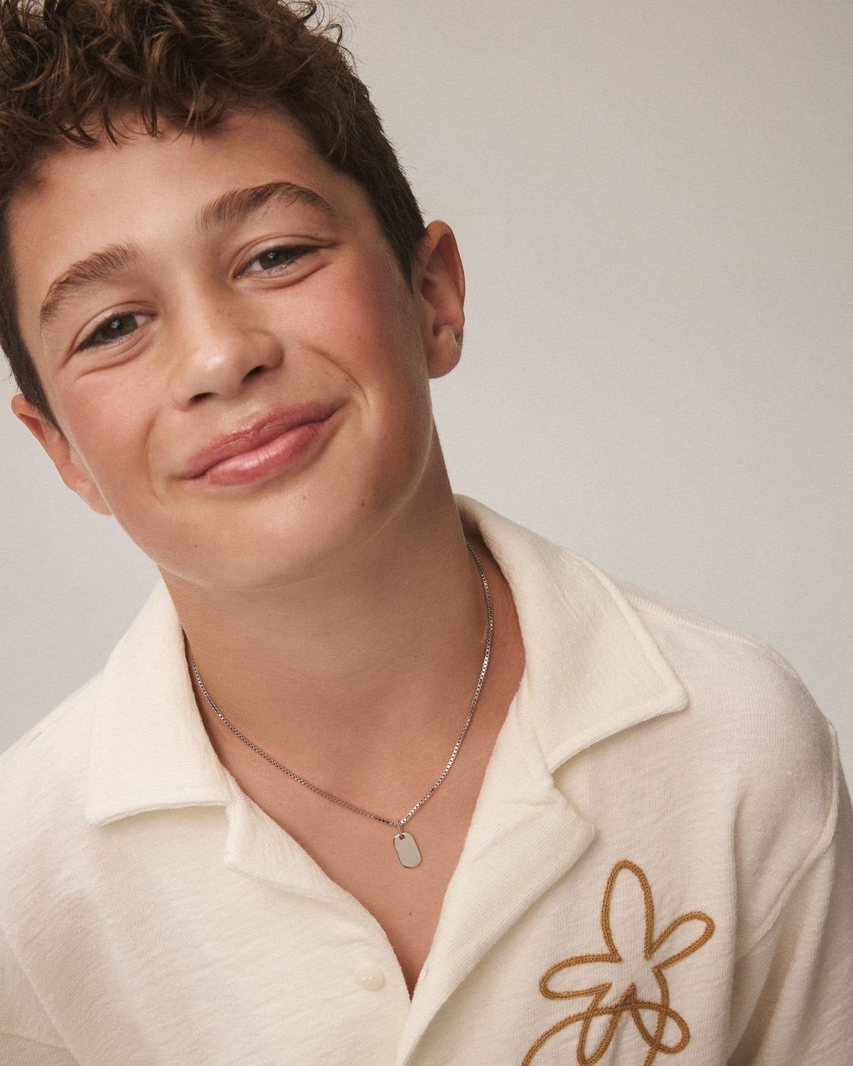 Pendentif plaquette Noah, chaîne cubique Lorenzo argent
