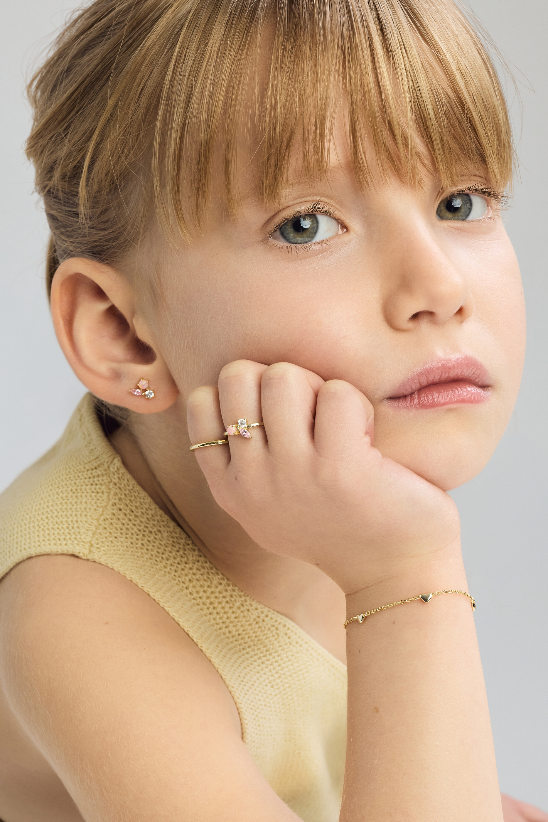 Boucles d'oreilles Delphine or, bague Vivi or, bague Ophélie or, bracelet Alizée or