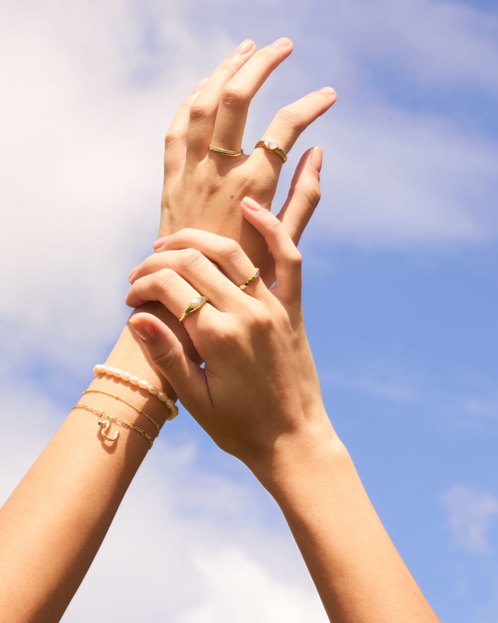 Satellite bracelet