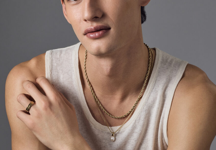 Chaîne Henri or, Chaîne Brad Perle or, bague Antoine or, bracelet Julien or, bracelet Adam or